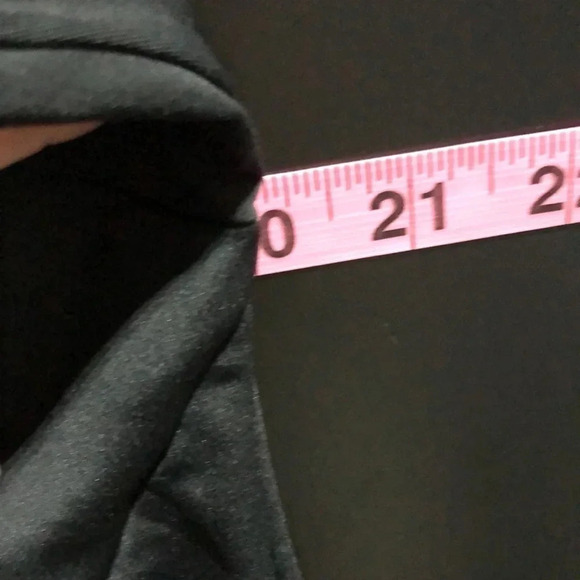 Nike Dri-Fit base layer round neck long sleeve athletic top, thumb holes, - Picture 5 of 9